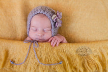 Load image into Gallery viewer, Crochet Pattern for Vintage Star Baby Bonnet | Crochet Baby Bonnet Pattern | Baby Hat Crocheting Pattern | DIY Written Crochet Instructions
