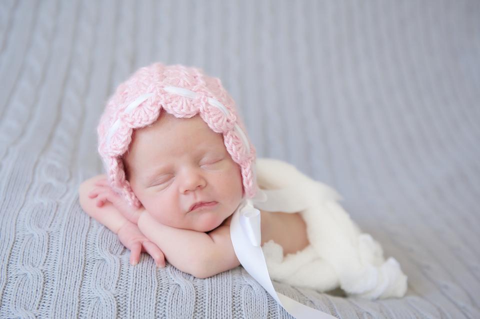 Crochet Pattern for Ashlyn Baby Bonnet | Crochet Baby Bonnet Pattern | Baby Hat Crocheting Pattern | DIY Written Crochet Instructions