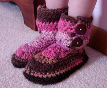 Load image into Gallery viewer, Crochet Pattern for Bulky Button Loop Booties | Crochet Baby Shoes Pattern | Baby Booties Crocheting Pattern | DIY Written Crochet Instructions
