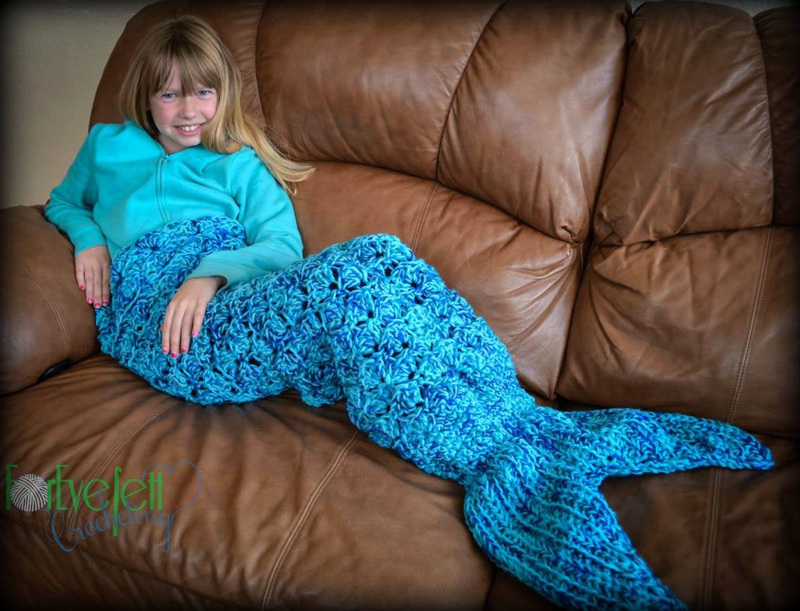 Crochet Pattern for Mermaid Tail Blanket (DIY Tutorial) | Crochet Mermaid Tail Pattern | Mermaid Tail Crocheting Pattern | DIY Written Crochet Instructions